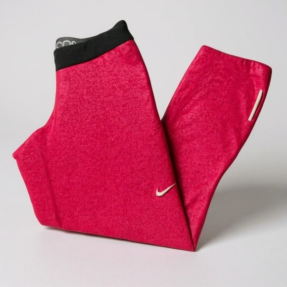 Nike Go, Size S
Women's Firm-Support High-Waisted Capri Leggings with Pockets - Picture 1 of 9